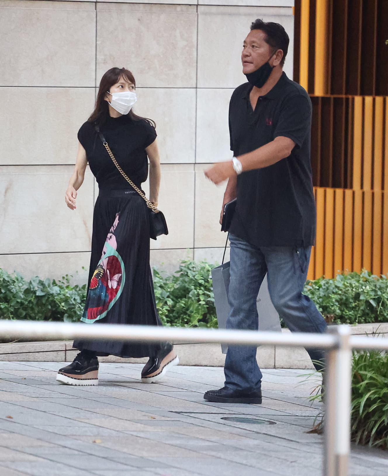【2026年最新】榎本加奈子の現在｜元トップ女優が魅せる「奇跡の美貌」と実業家としての手腕、大魔神・佐々木主浩氏との深まる絆