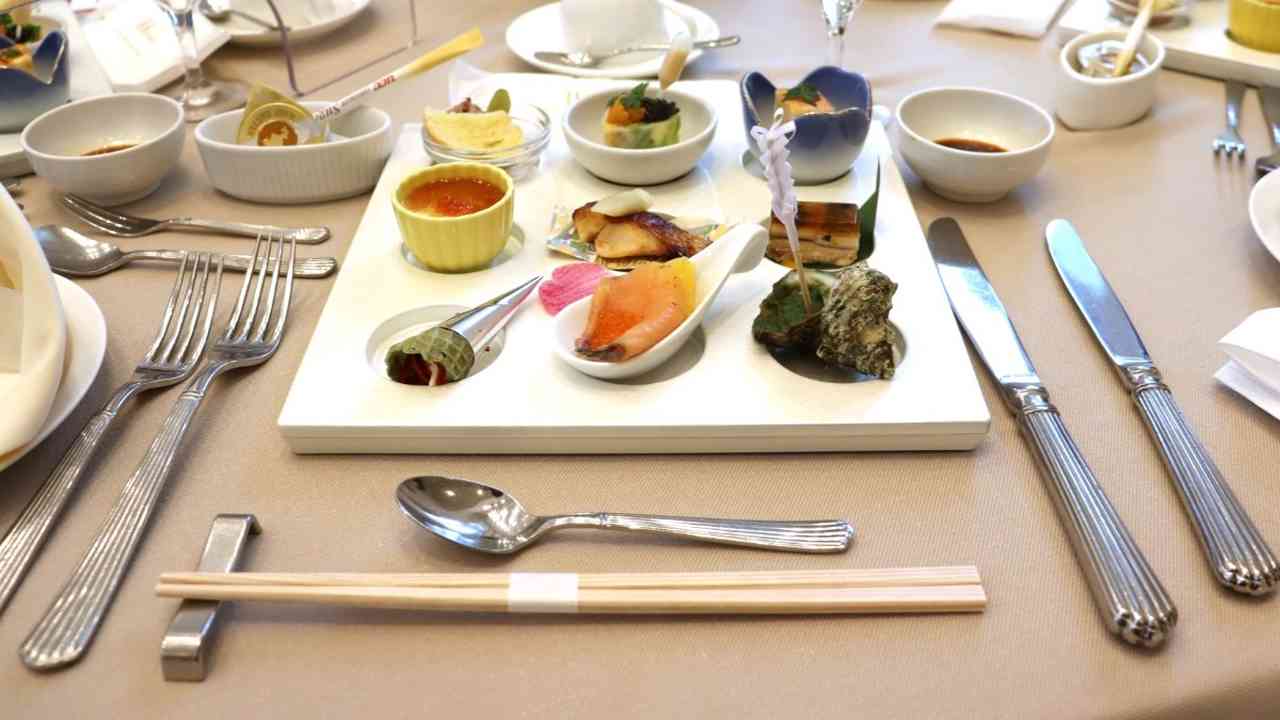 結婚式の食事マナー徹底解説！無意識のNg行動と恥をかかない作法