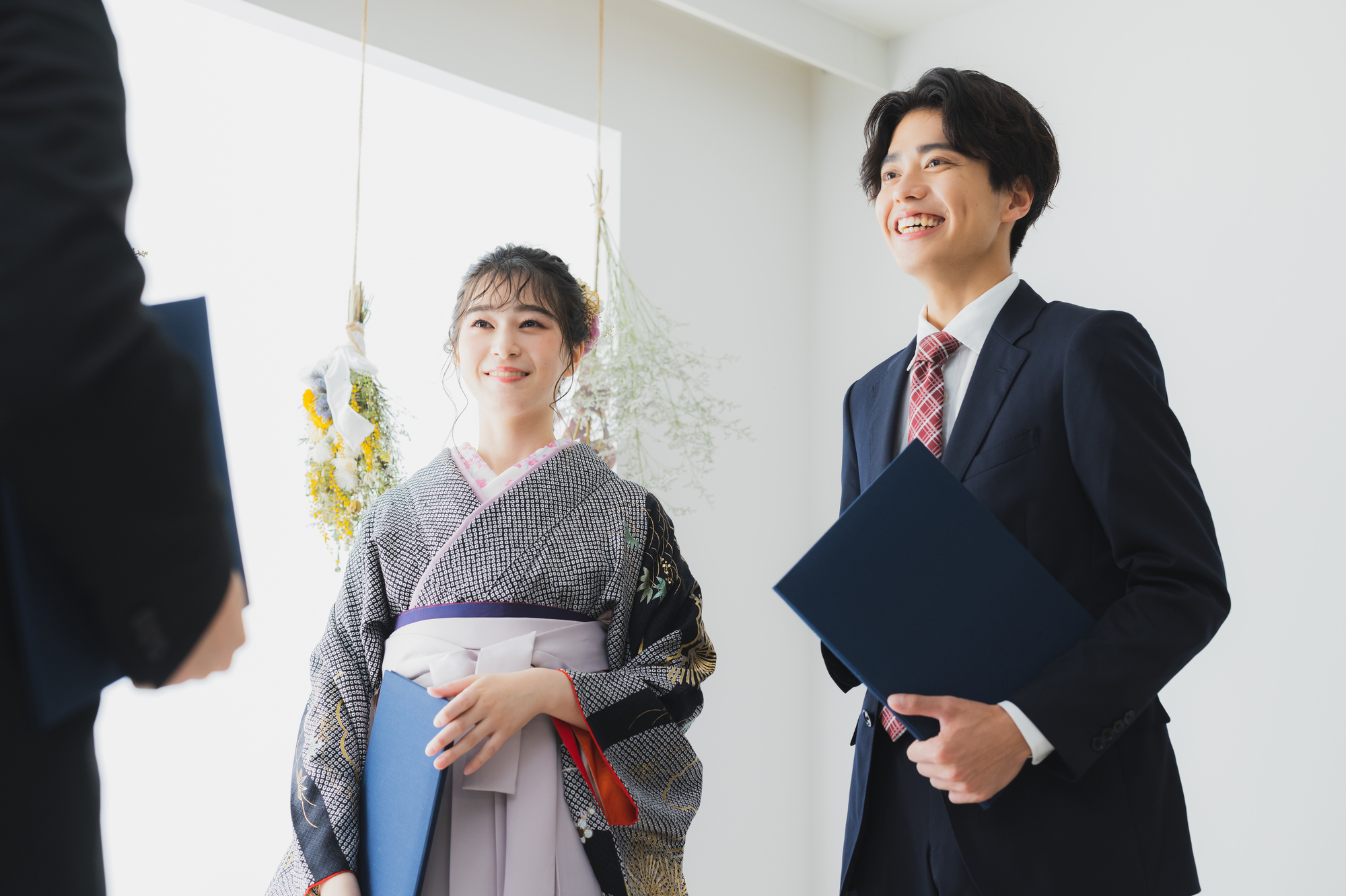 大学卒業式の服装2026決定版！袴とスーツの割合や失敗例を検証