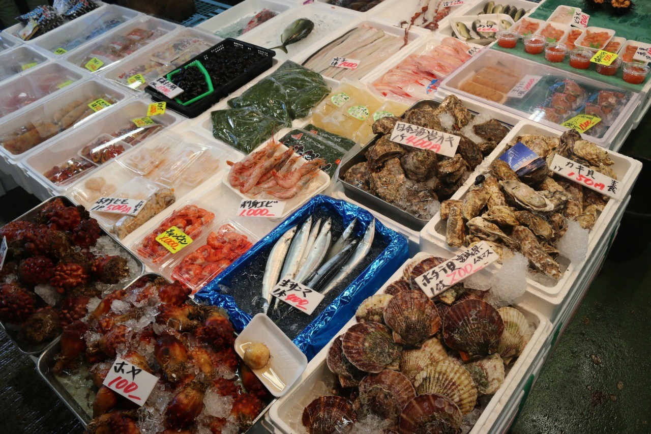 松島さかな市場完全攻略！昭栄丸まぐろ丼と焼き牡蠣の評判＆混雑回避法