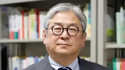 大学崩壊時代に急増する「謎の肩書」の正体——一般教授との決定的な違いと、2026年のリアルな懐事情