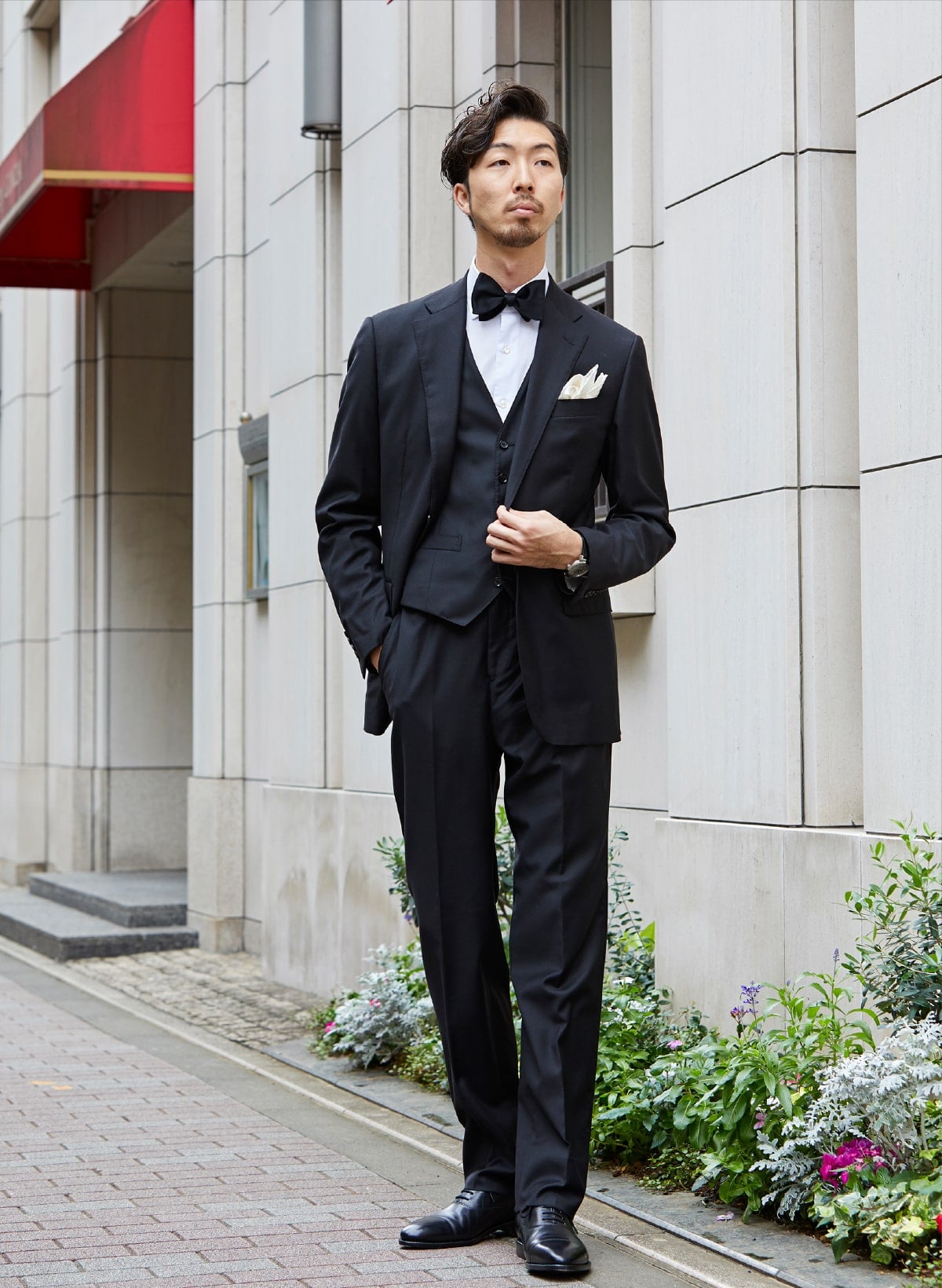 結婚式の黒スーツはNg？礼服との違いと喪服見えを防ぐ着こなしマナー