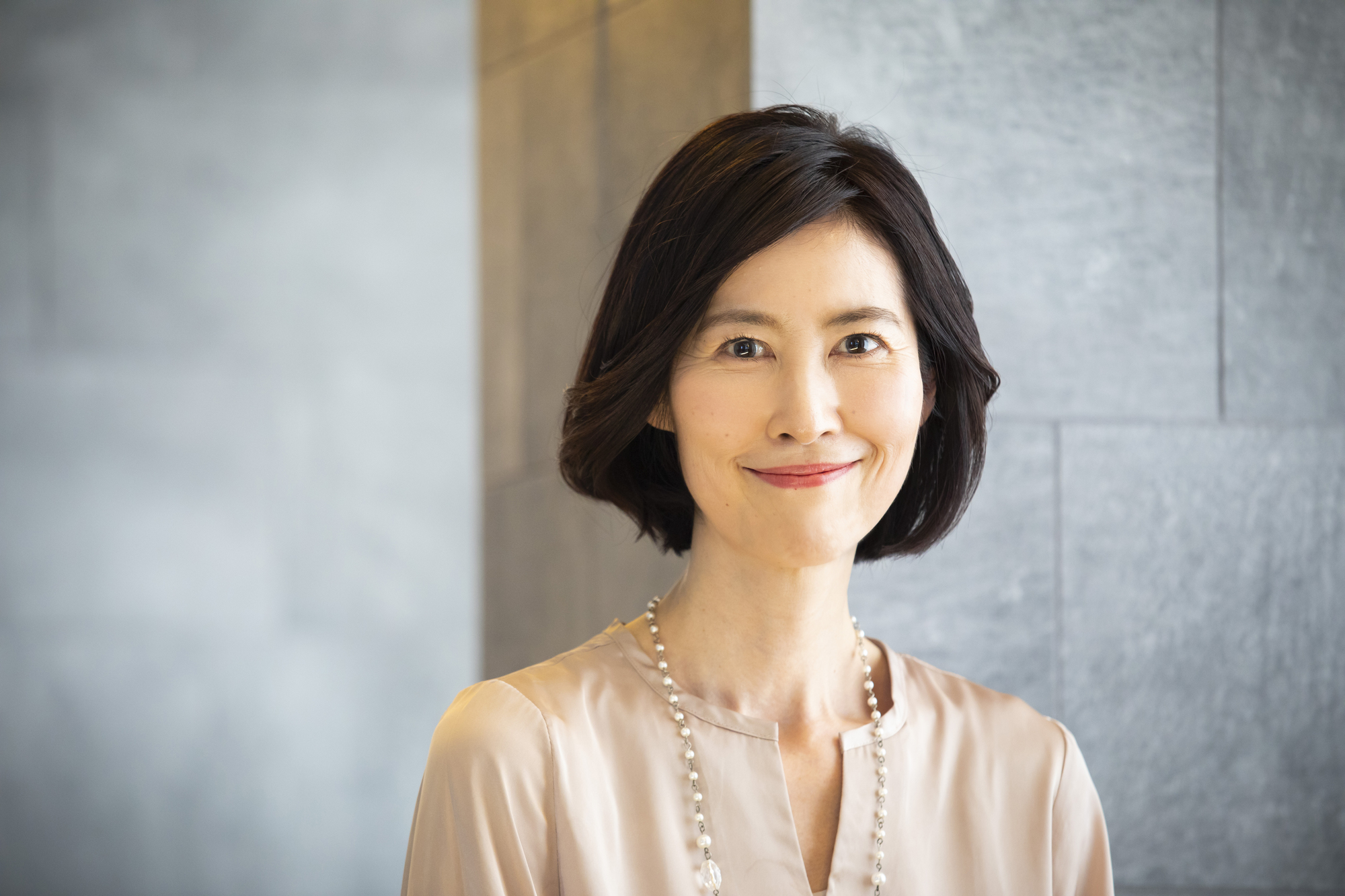 2026年、「若さの呪縛」から解放された女性たちが放つ本物の存在感——新時代のアジアン・ビューティを解剖する