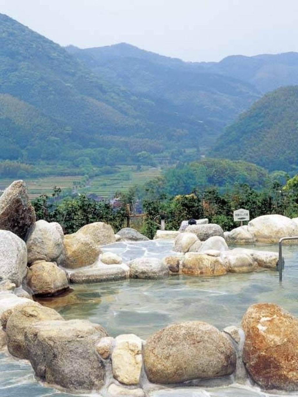 ひがしせふり温泉山茶花の湯の真相｜家族風呂予約とサウナ・料金を検証