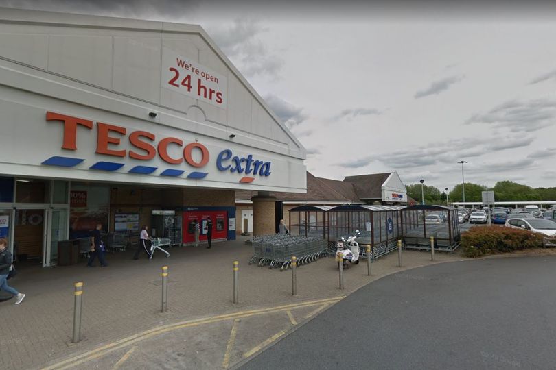 Tesco Extra Barnes Wallis Dr Weybridge Kt13 0Xf