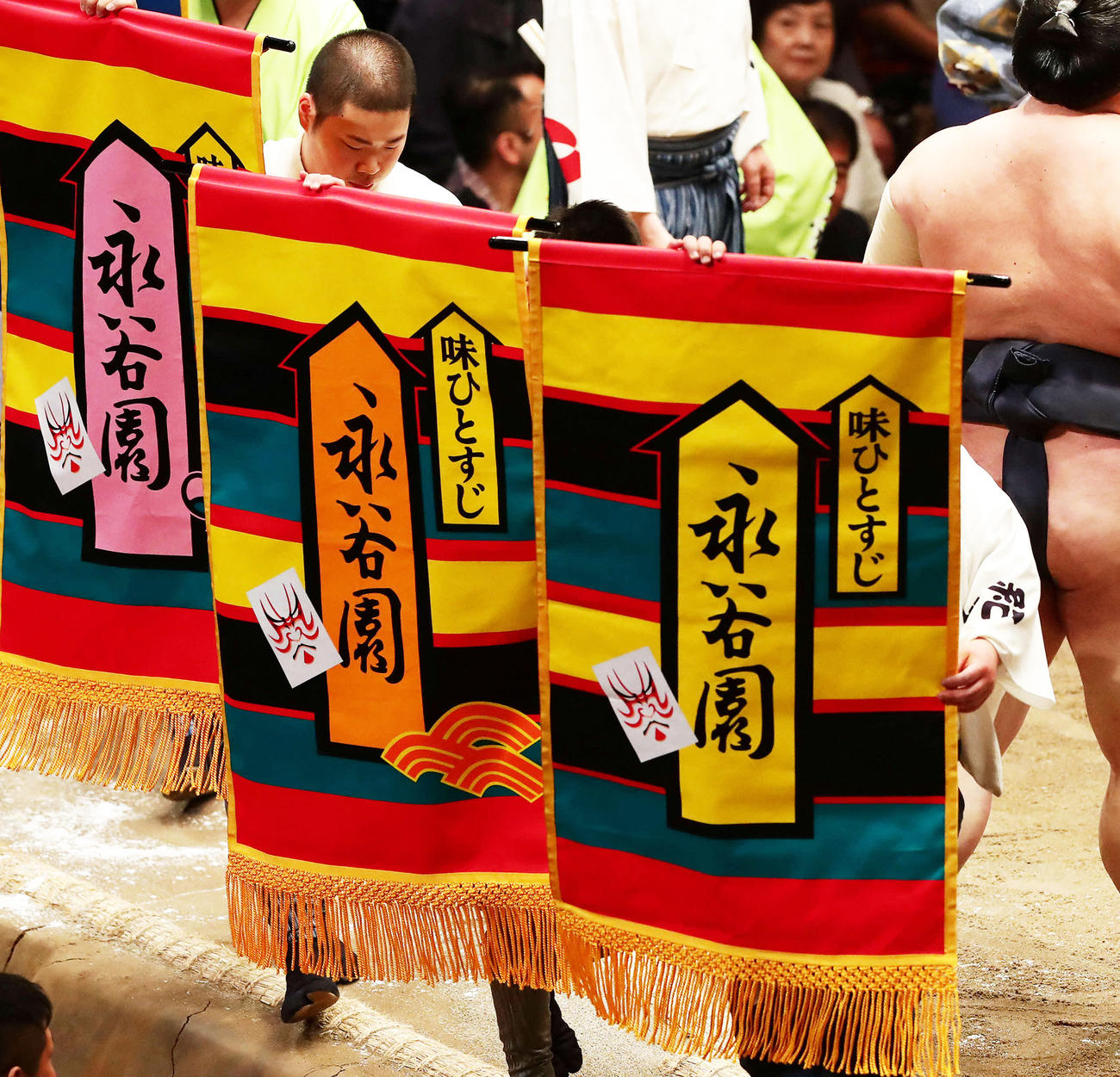 永谷園と大相撲が紡ぐ熱き絆！懸賞幕と人気力士Cmの知られざる裏側