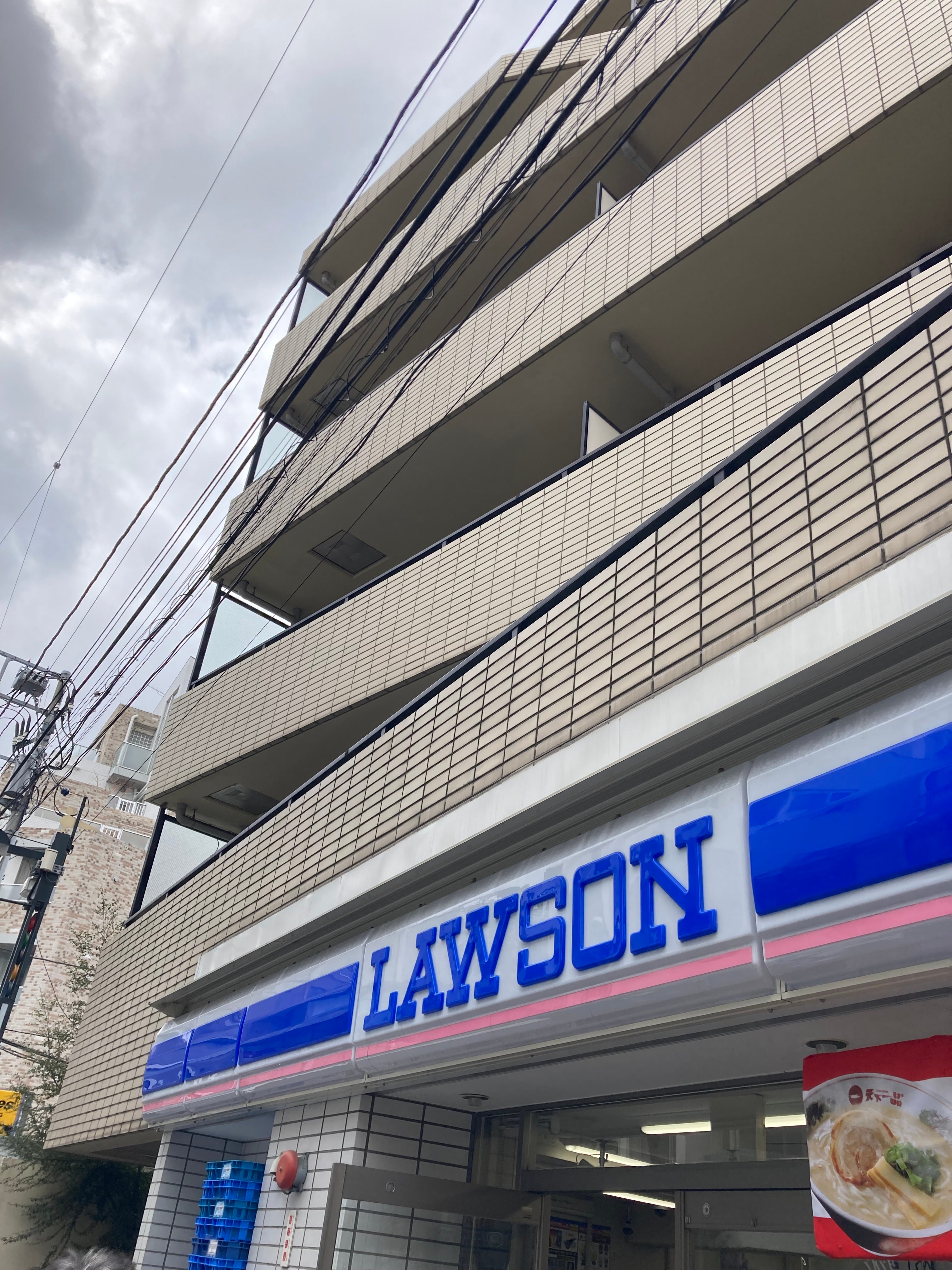 ローソン千駄ヶ谷一丁目店の営業時間と混雑は？東京体育館周辺の利便性を検証
