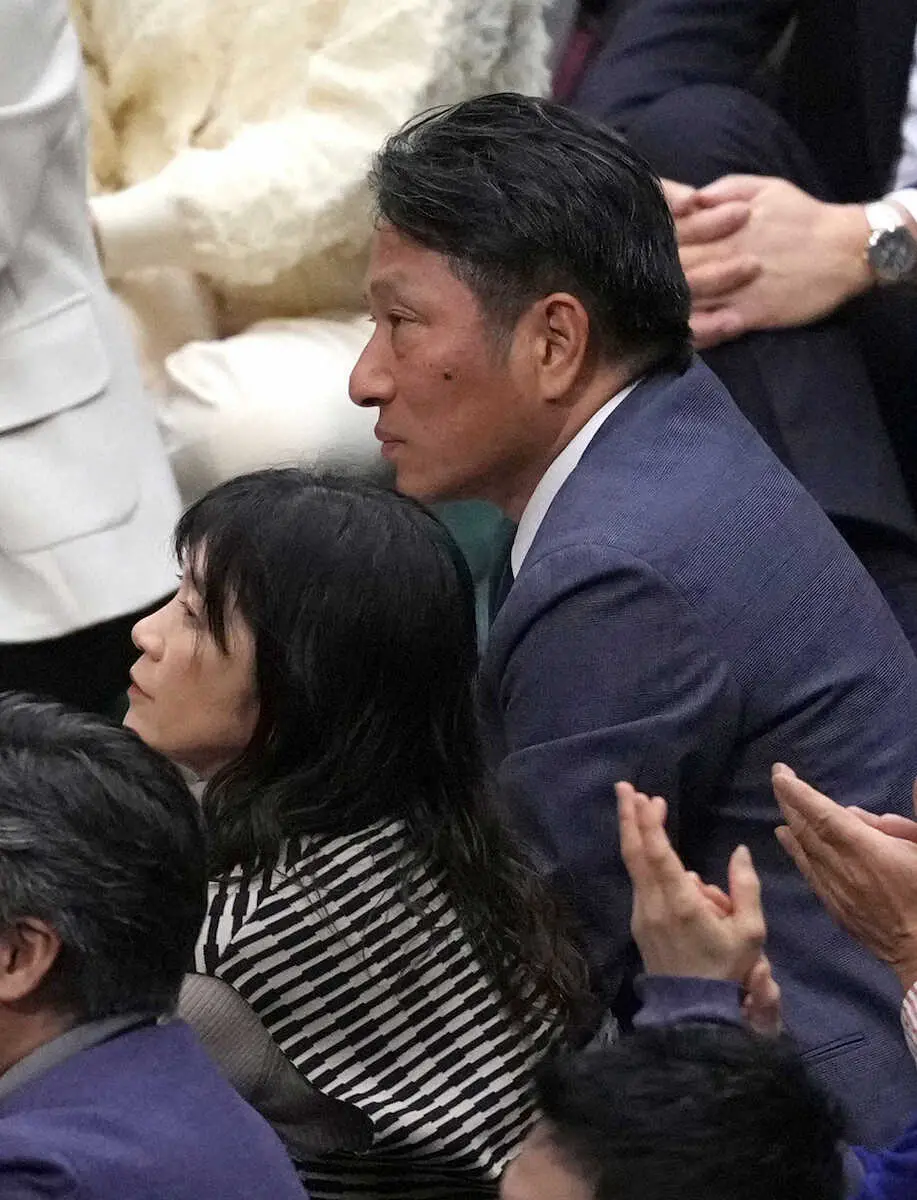 大相撲の溜席に映るあの人は誰？今日国技館を沸かせた豪華有名人