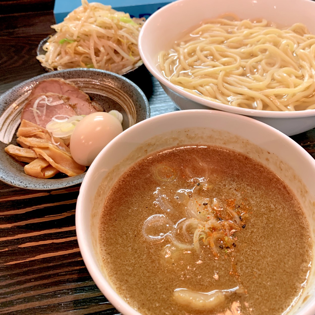 池尻大橋の伝説店！麺屋和利道が放つ極上濃厚つけ麺と焼き石の極意