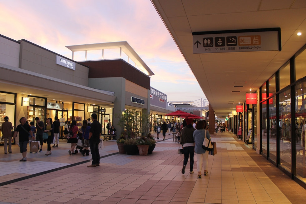 コメダ名古屋駅西店はなぜ朝並ぶ？2026年最新の電源・混雑回避術