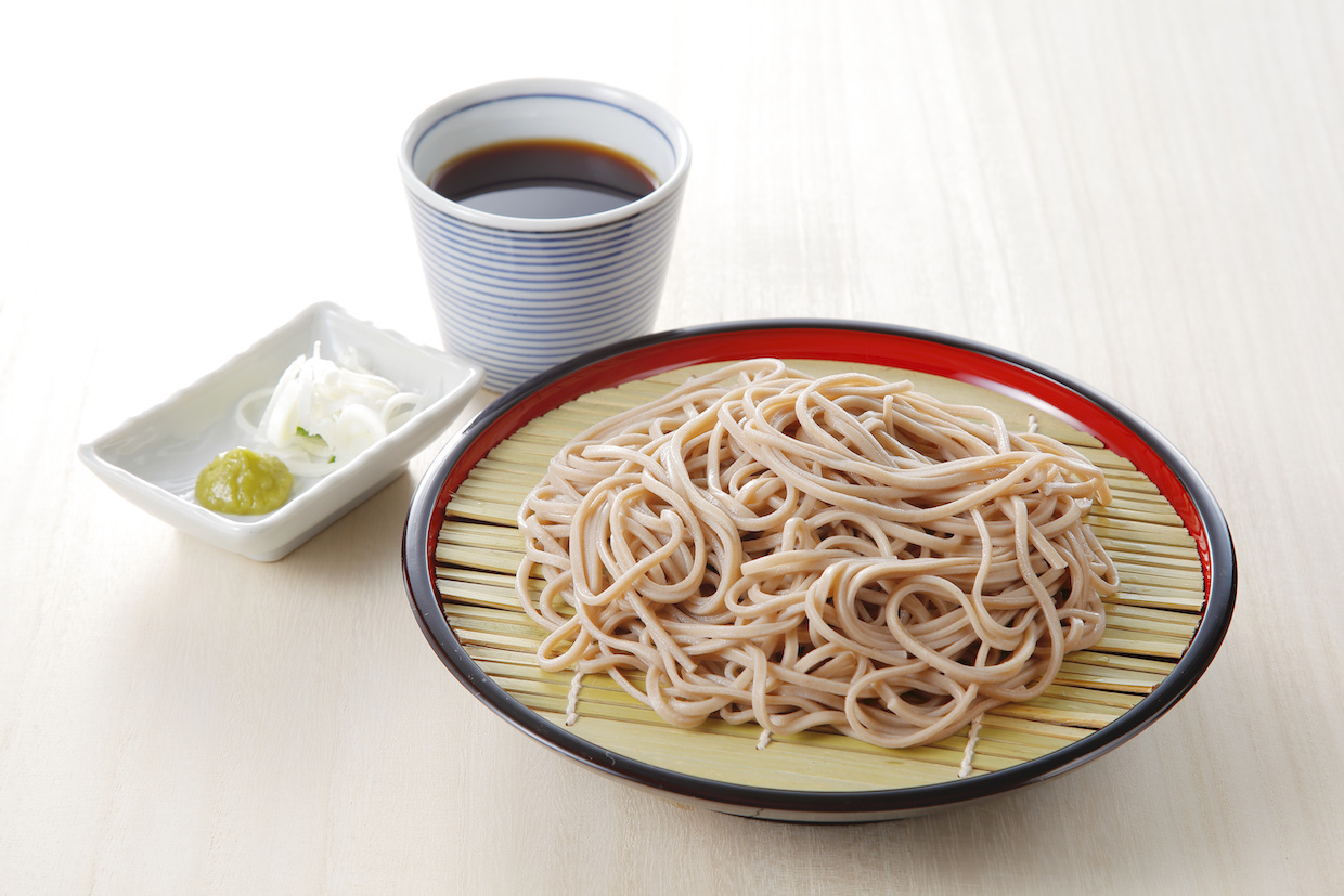 もりそばとかけそばの違いは？つゆの黄金比と江戸の誕生史を徹底解説
