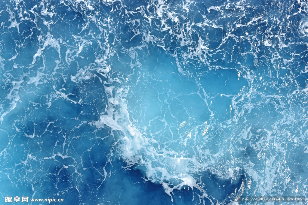 海水浴場の着替えを狙う卑劣な盗撮手口！自分と家族を守る防犯術