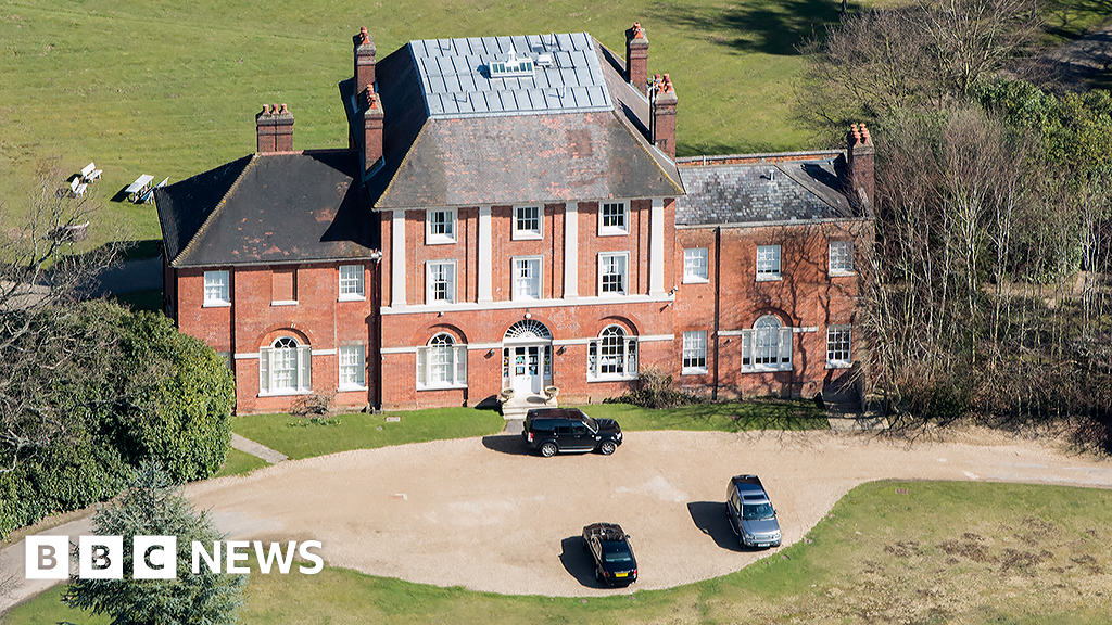 Where Do William and Kate Live