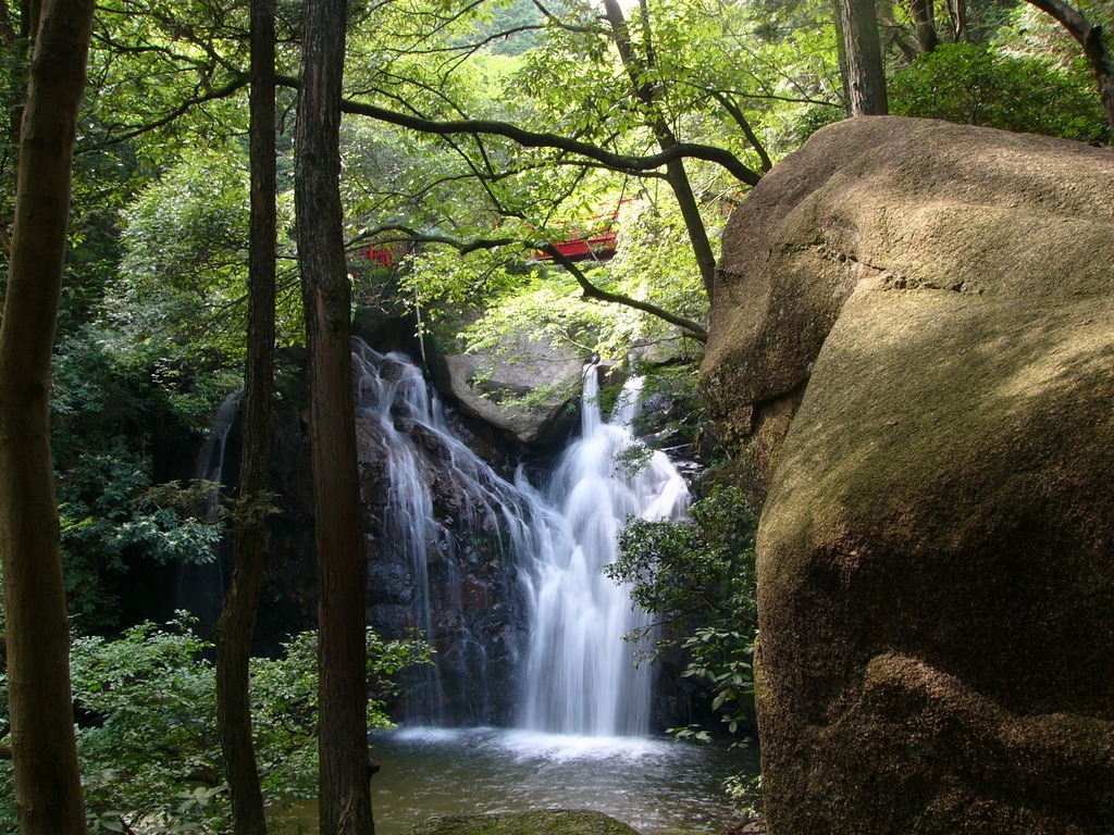 竜吟の滝の竜伝説と見どころ徹底解剖【2026年現地最新取材】