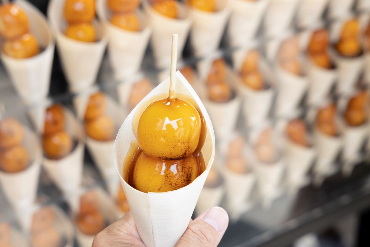 【2026年最新】京都の食べ歩き完全ガイド！新ルールと名店巡り