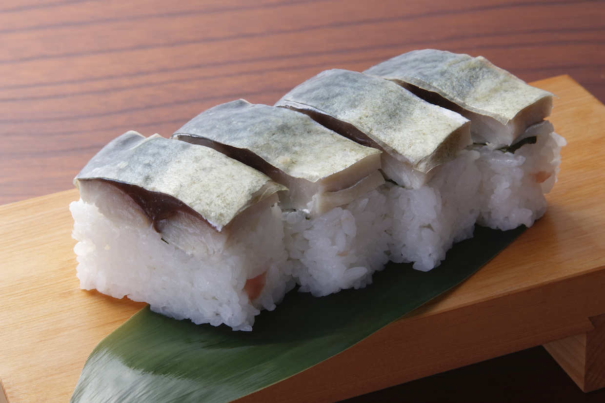 バッテラと鯖寿司の決定的な違いとは？職人技と白板昆布の旨味