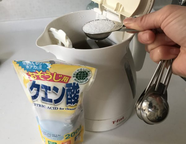 ポットの頑固な白い結晶を一撃除去！クエン酸洗浄の黄金比と手順