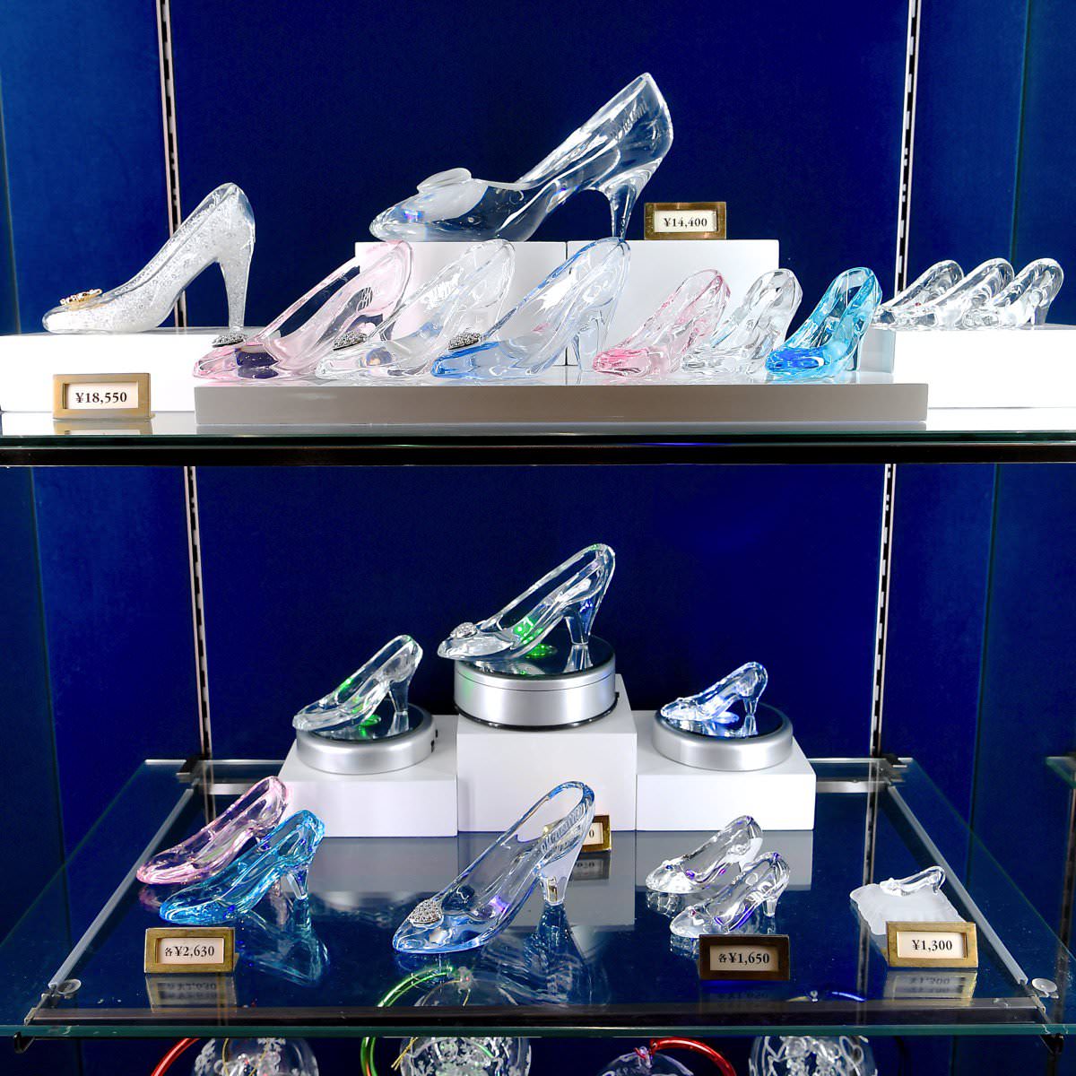 ディズニーランドのガラスの靴完全解説！値段・刻印・売り場最新情報