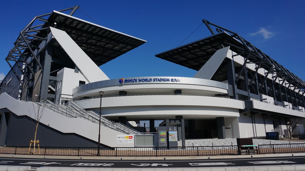 海へ届く歓声と熱狂！2026年の「ミクニ ワールド スタジアム 北九州」が魅せる圧倒的ボタニカル・ウォーターフロントの今