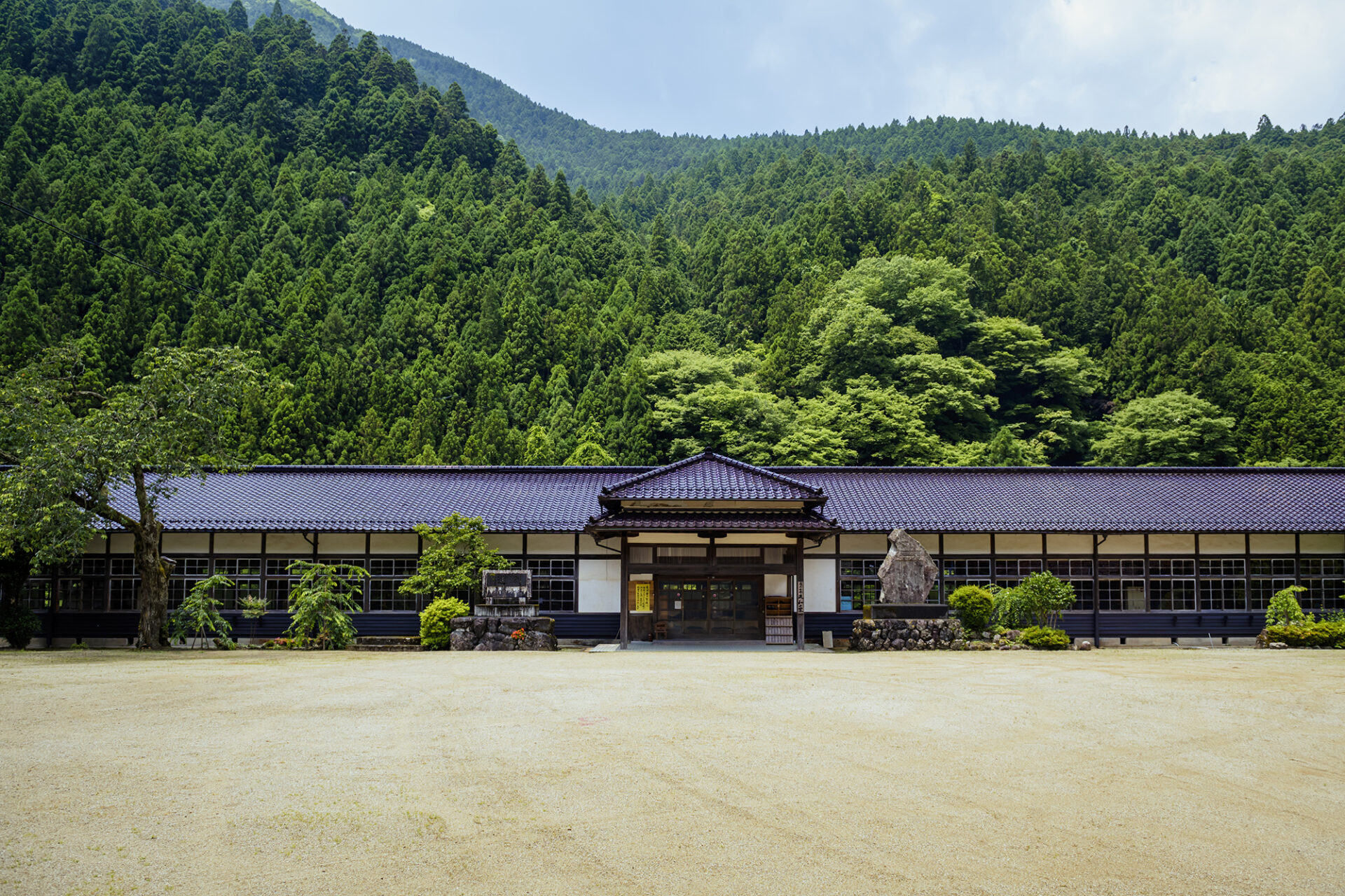 廃校リノベ「てんかわ天和の里」人気の理由とは？川遊び・Bbq徹底検証