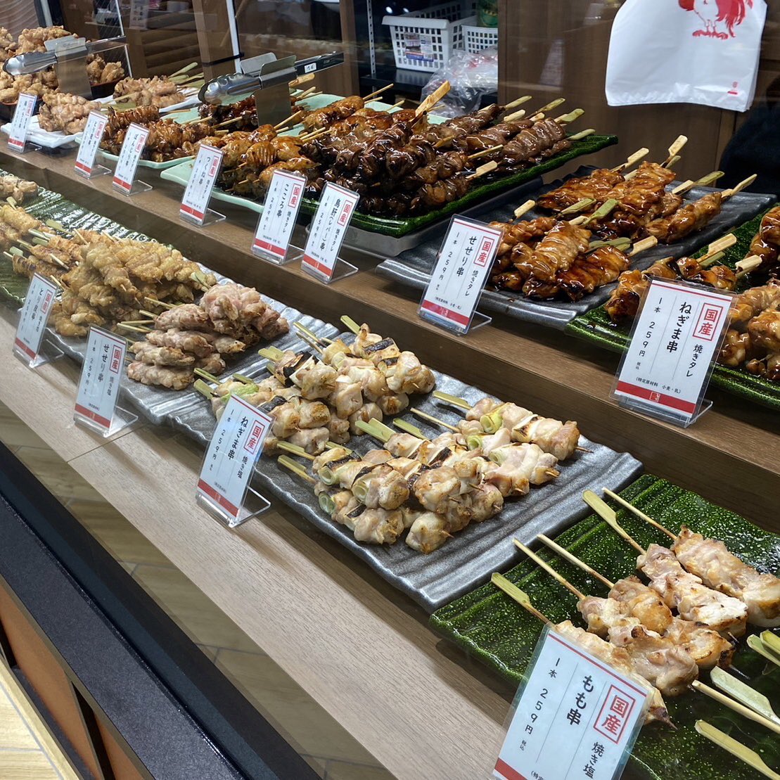 2026年、進化する「家飲み」革命：老舗の名味から冷え知らずの保温技術まで、なぜ今テイクアウト炭火串焼きに熱視線が注がれるのか