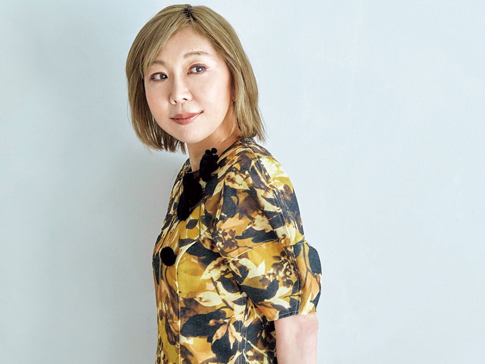 【再評価】室井佑月が体現する「美と反骨」の半生――レースクイーンから作家、そしてオピニオンリーダーへの軌跡