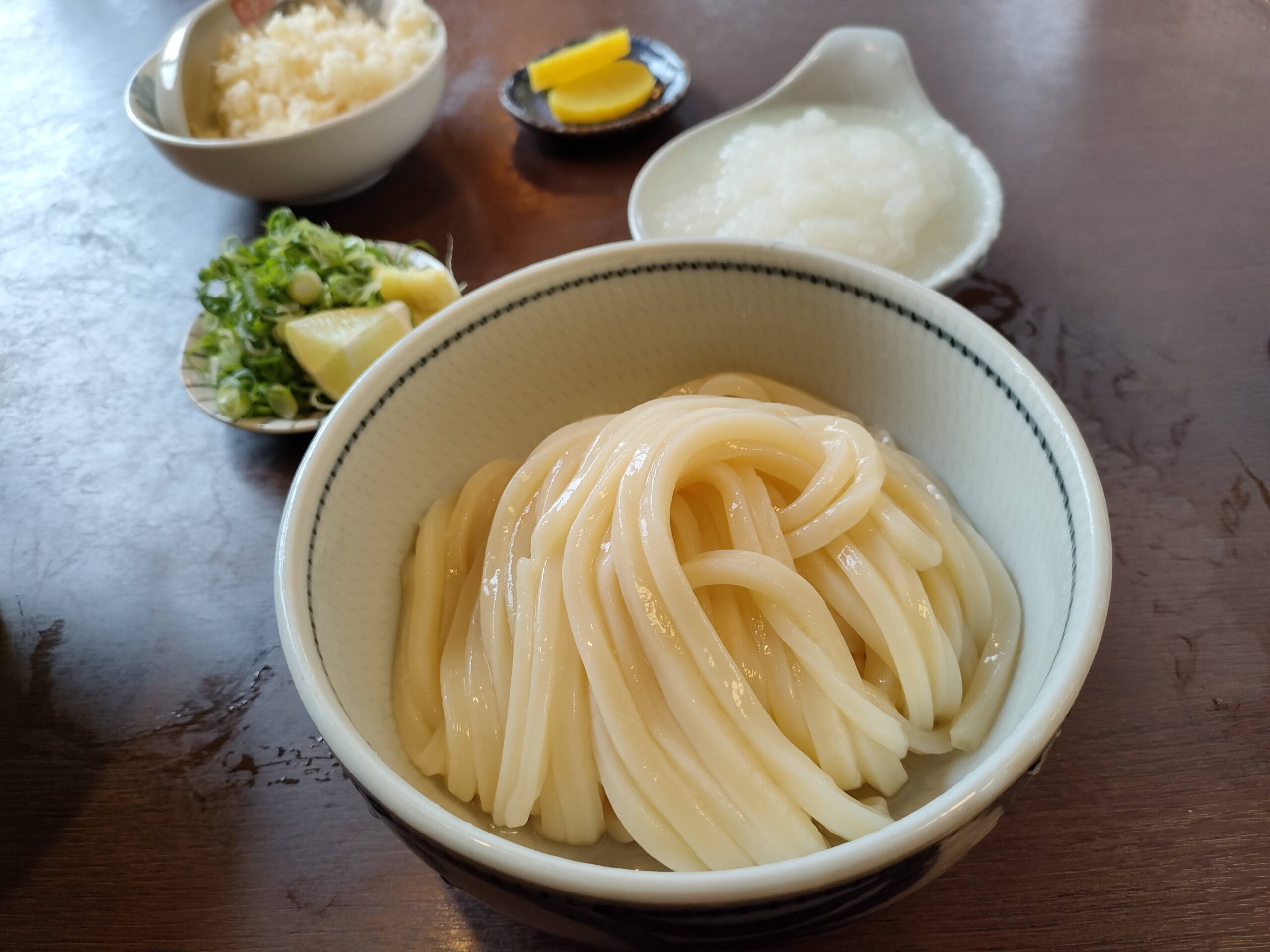立山町「うどん たかと」徹底取材！行列必至の讃岐うどんと混雑回避術
