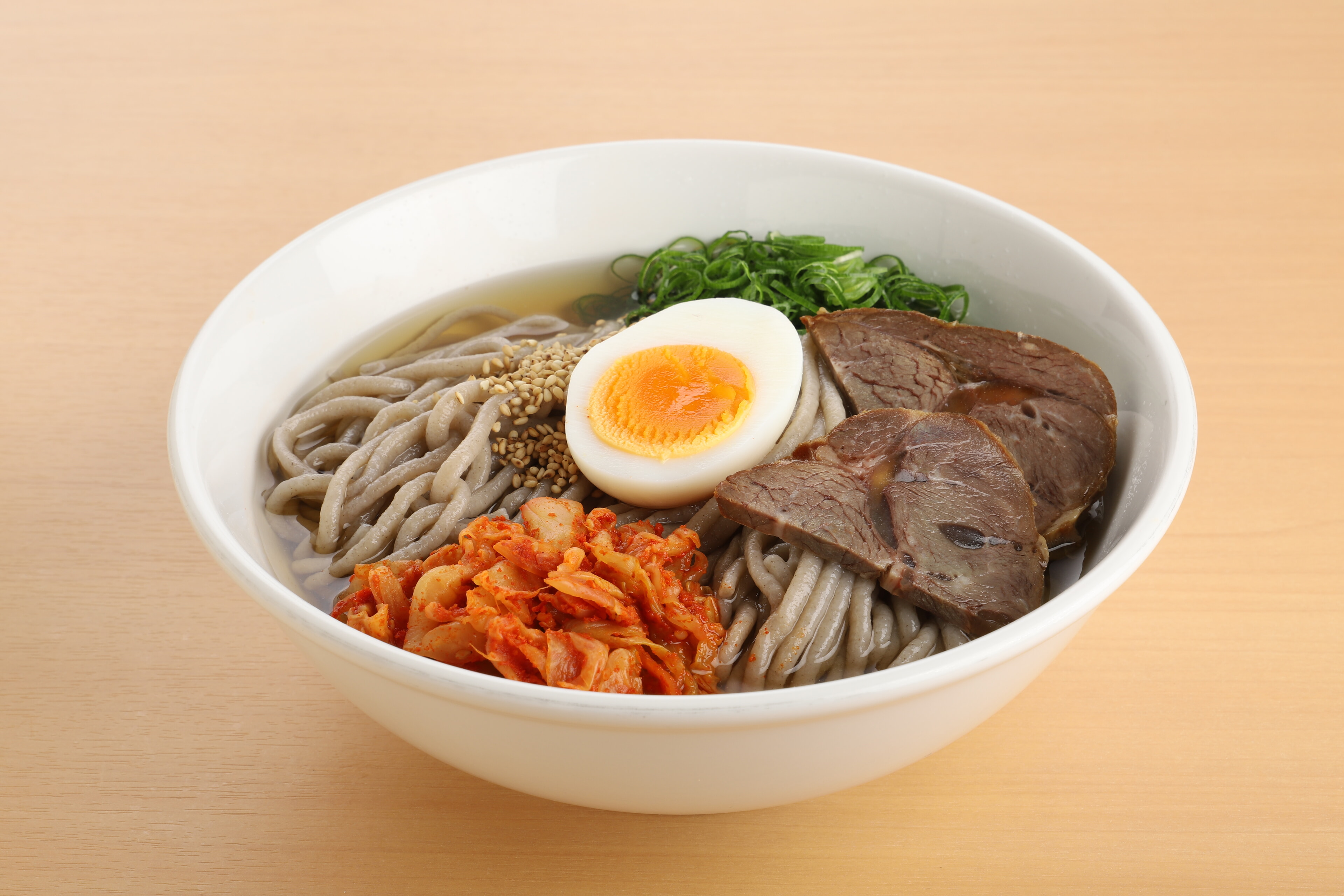 別府冷麺「六盛」なぜ大行列？手打極太麺と牛骨和風スープの真価