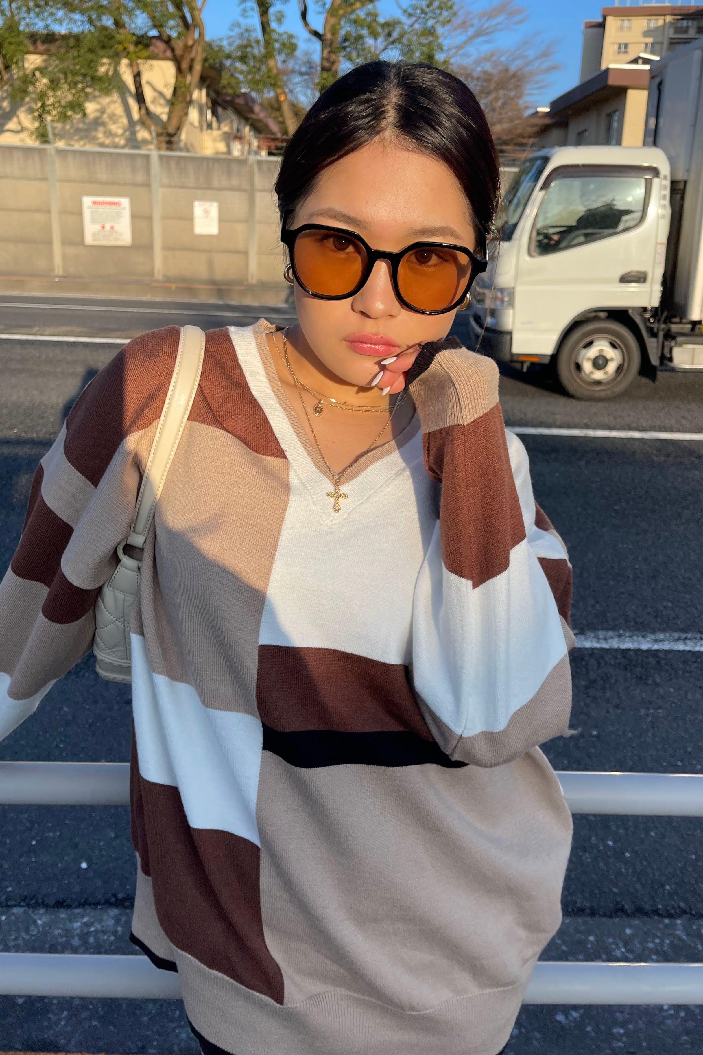 なぜ今オレンジレンズ？驚きの視界補正とセレブ愛用の魅力を追う