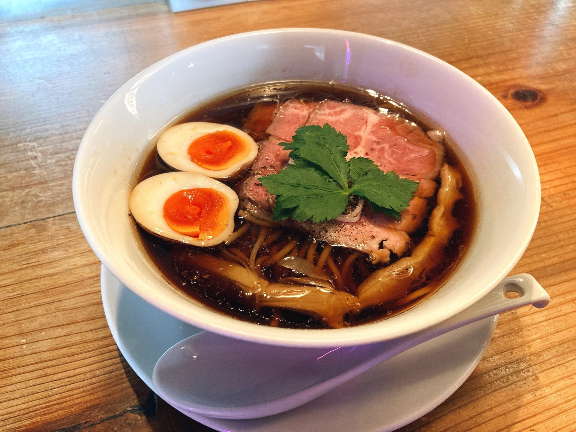 田中の中華そばはなぜ中毒者を生むのか？豚骨清湯と背脂の真髄を解剖