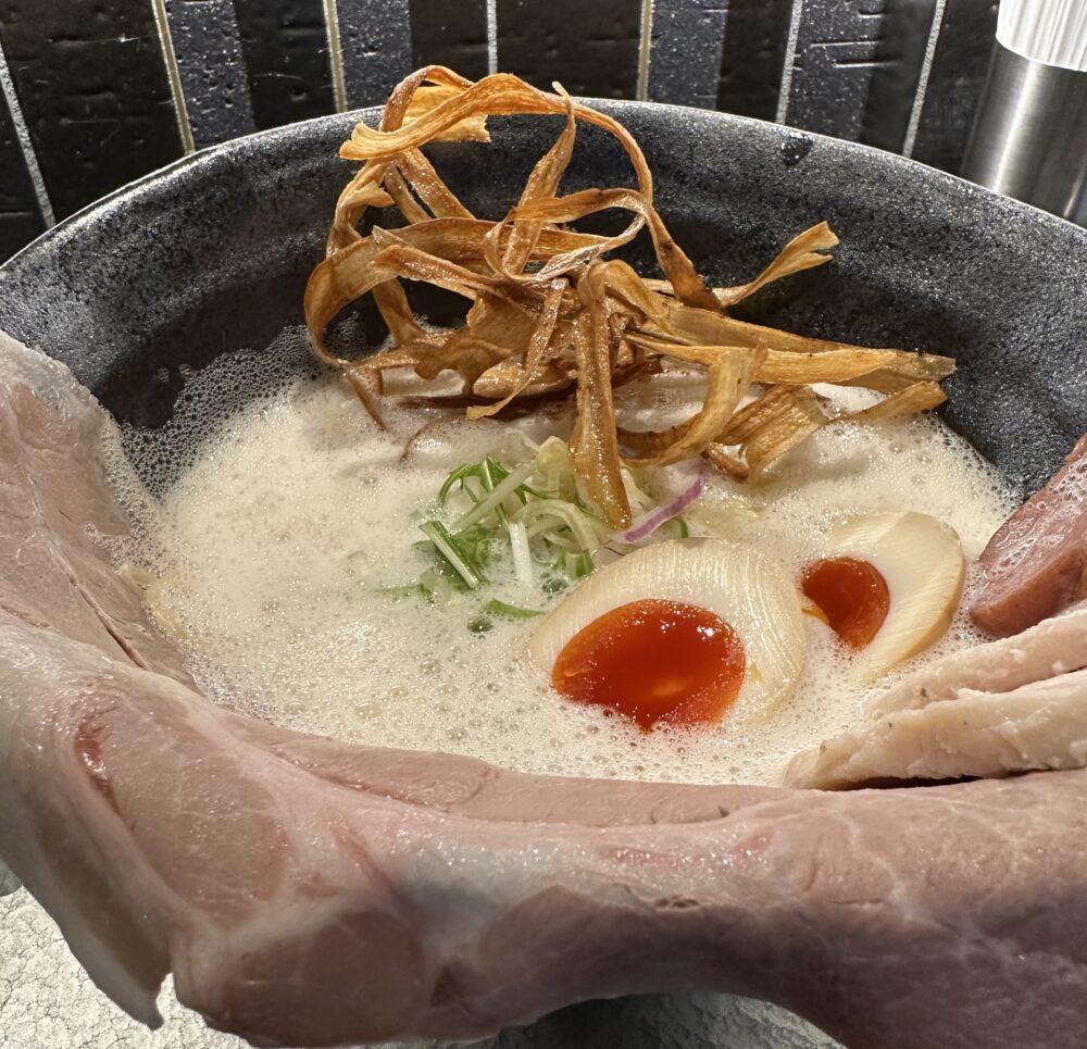 鶏Soba座銀のラーメンはなぜ並ぶ？行列の真相と絶品メニュー徹底解明