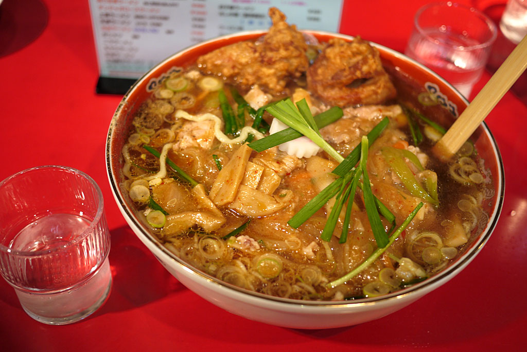 【2026年最新】伝統と革新が交錯する群馬・桐生ラーメン狂騒曲！朝ラーの聖地から進化形幅広麺まで現地取材