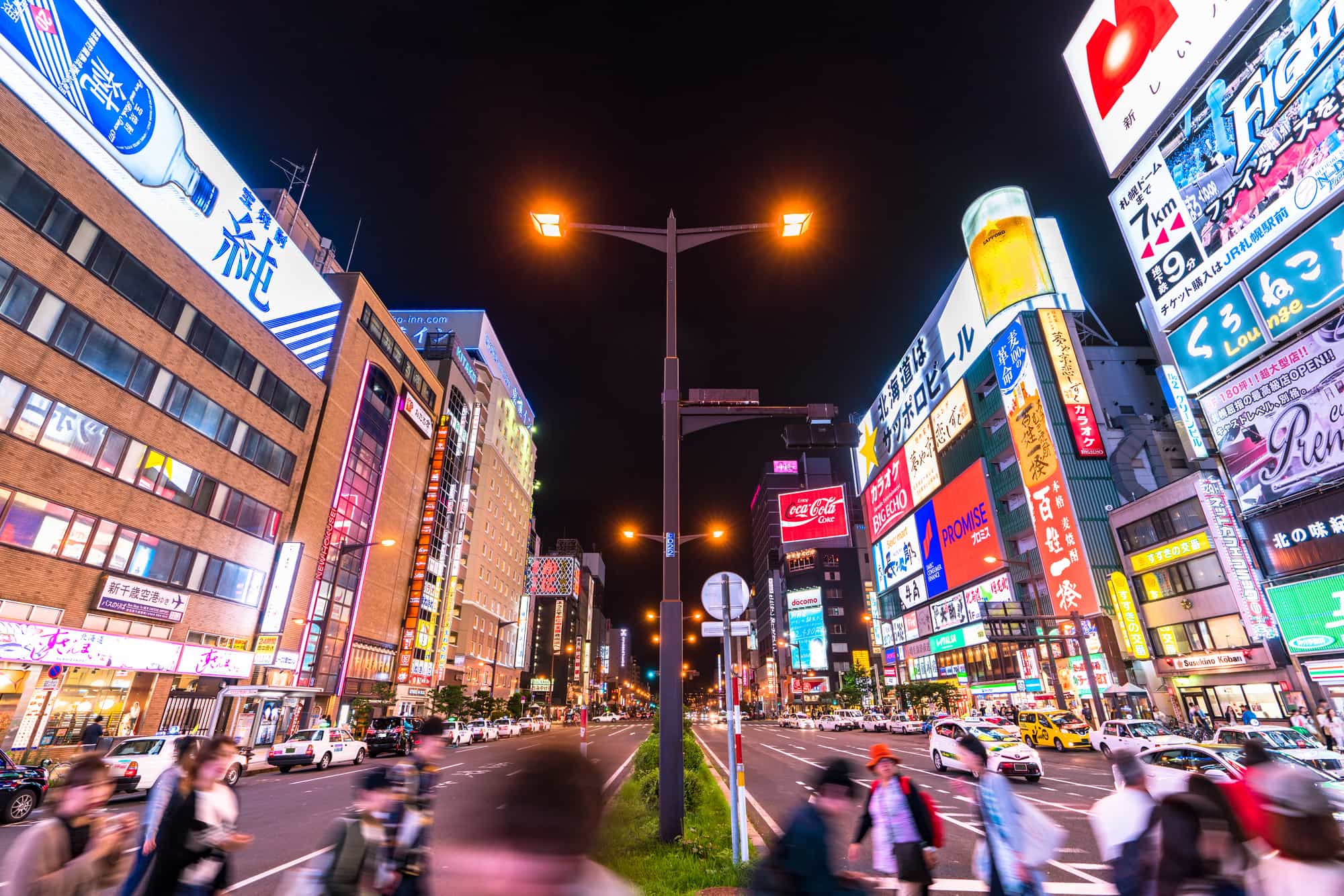 北の不夜城を彩る圧倒的熱狂！すすきのショーパブ徹底取材ルポ