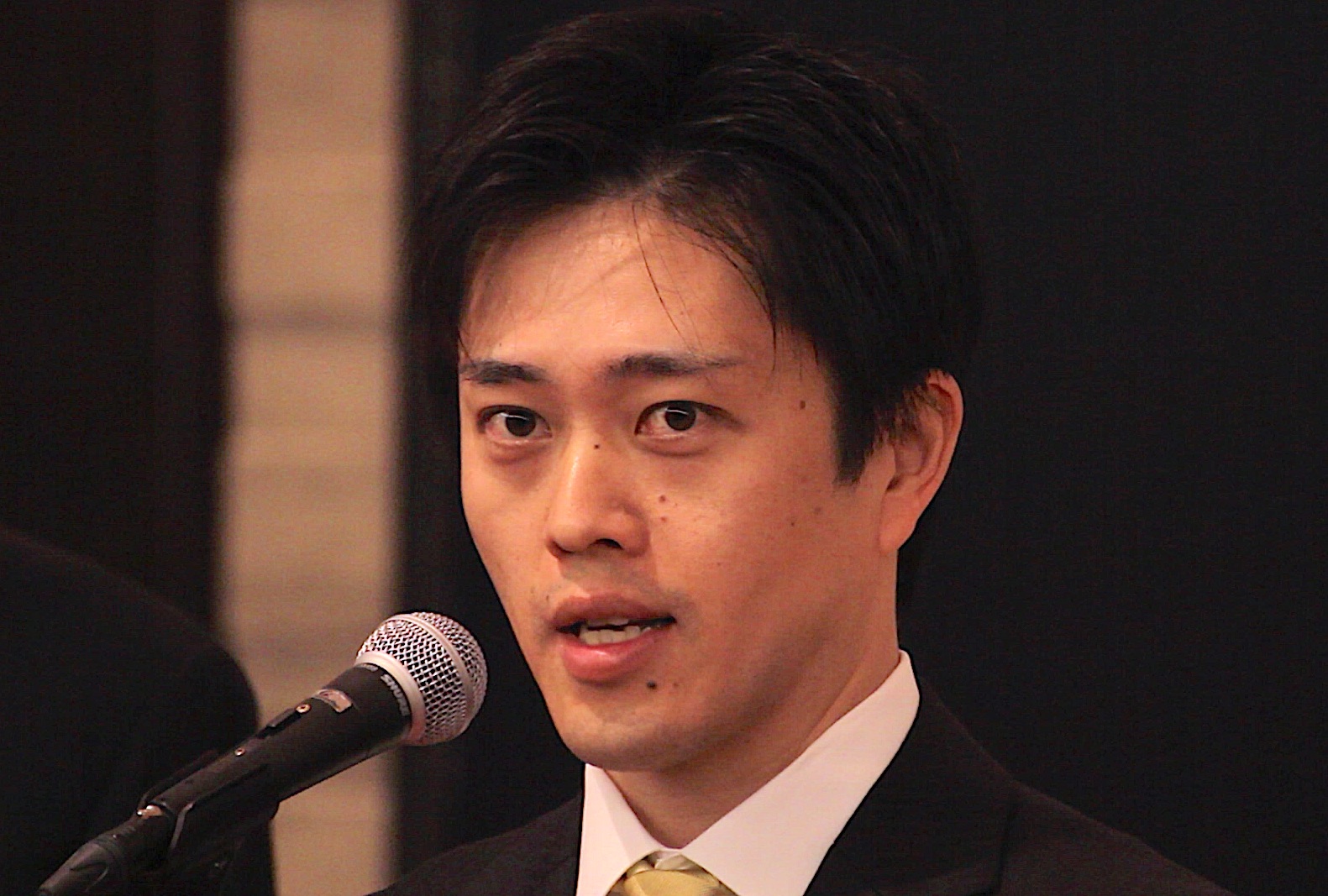 大阪府知事の年収と歴代の真実｜吉村洋文の評判と政策を徹底解剖