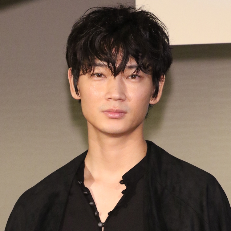 綾野剛の年齢と現在の真相！結婚後の変化と圧倒的な演技力の理由