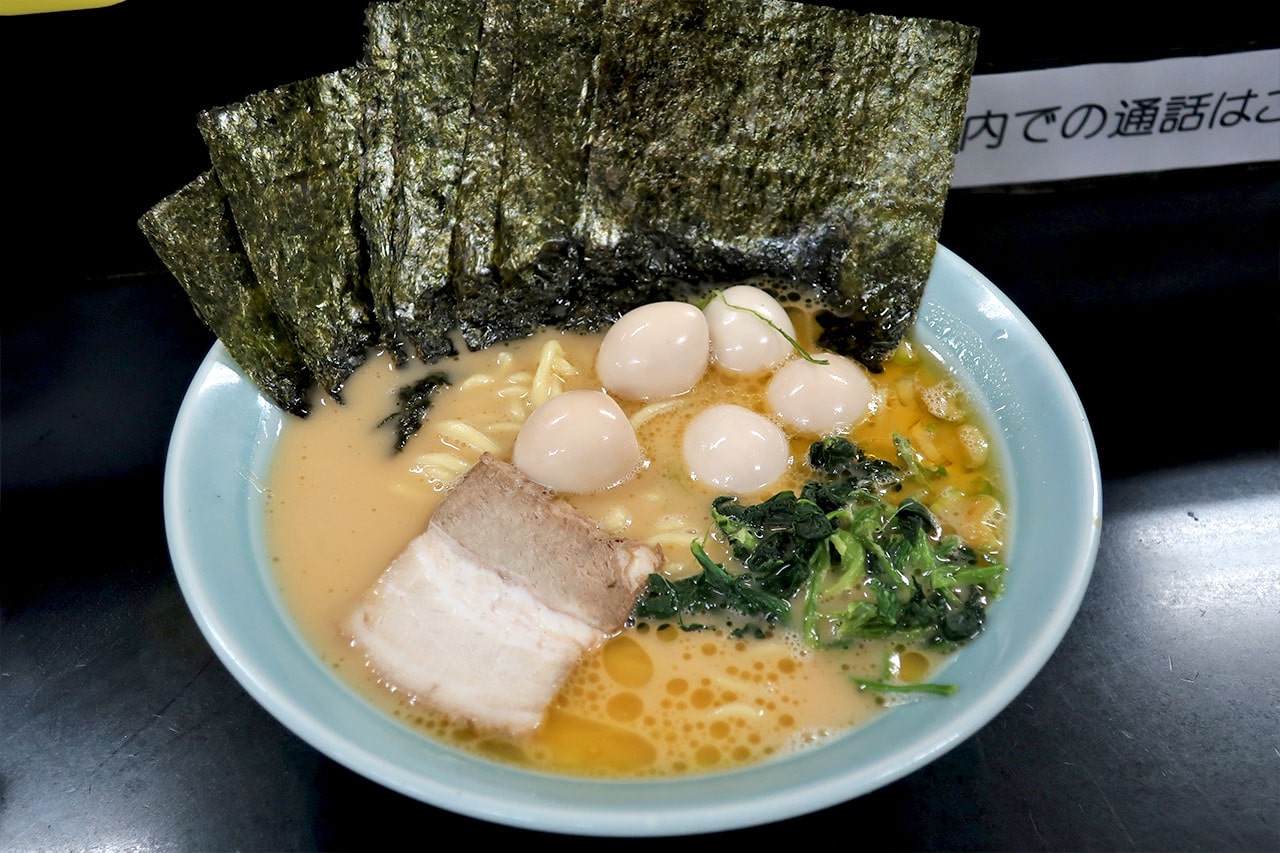 名店「萬来亭」の虜になる理由とは？行列の真相と絶品名物を徹底解剖