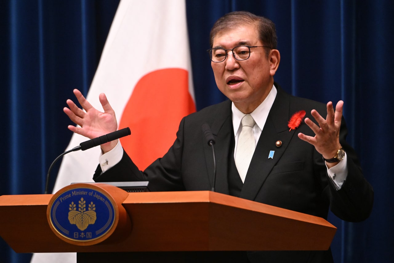 日本の新首相は誰？新内閣の全貌・政策方針と世論の支持率を徹底解説