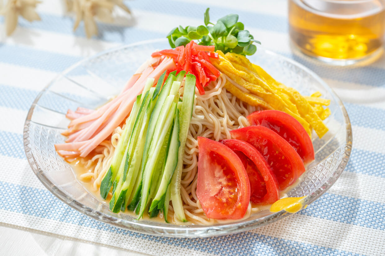 冷やし中華の副菜決定版！物足りなさと冷えを防ぐ2026年最新献立