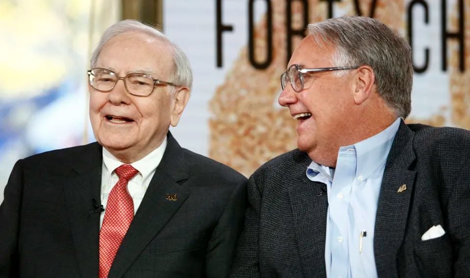 How Did Howard Buffett Build a Career Outside His Father's Shadow?