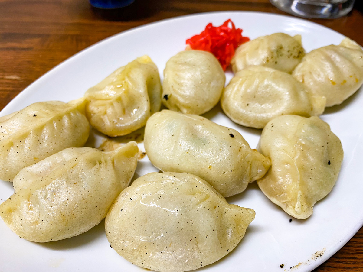 岐州の餃子はなぜ行列？肉汁溢れる名店の待ち時間と攻略法2026