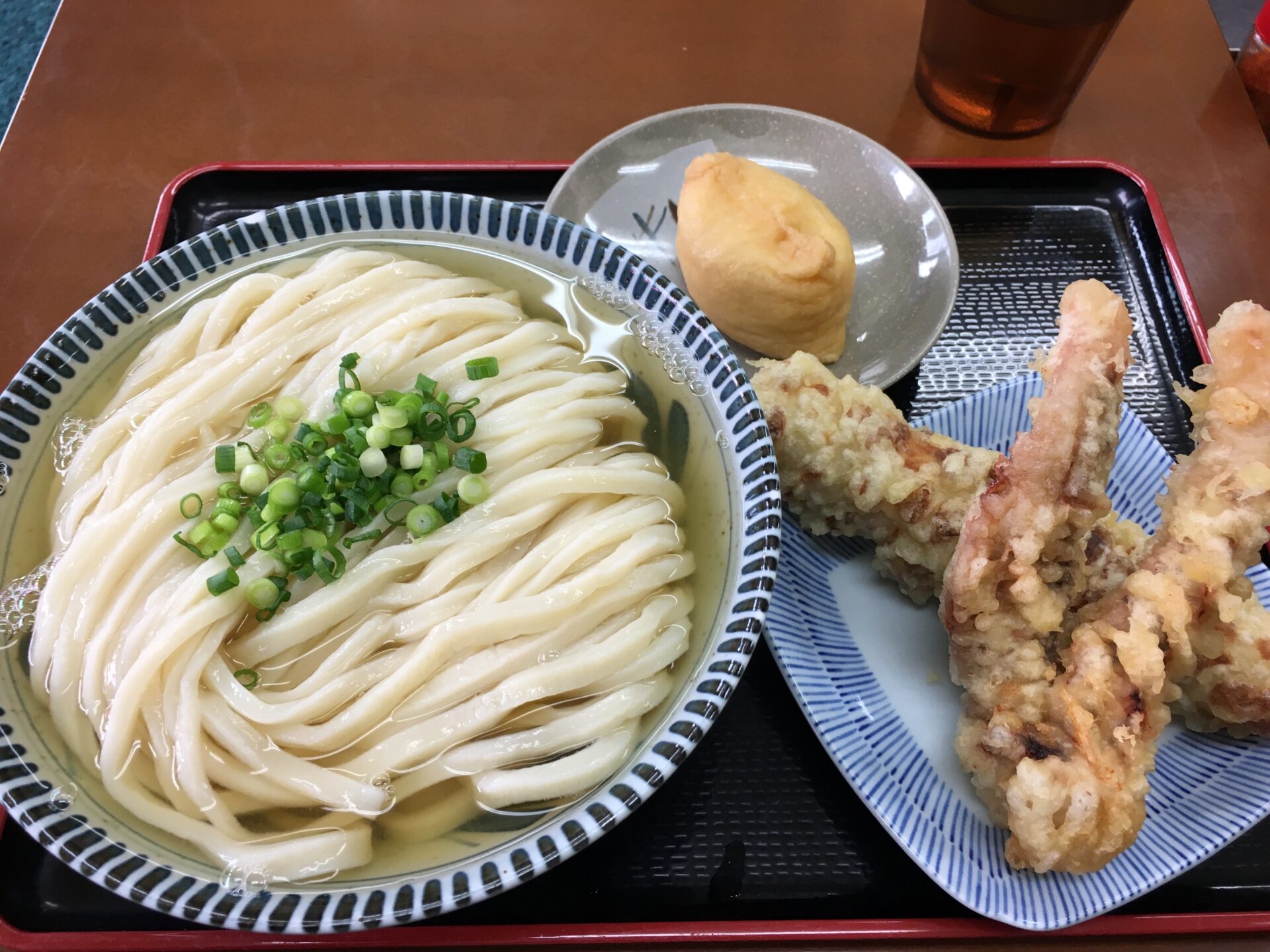 十条の讃岐うどんいわいが絶賛される理由！行列と名物麺の全貌