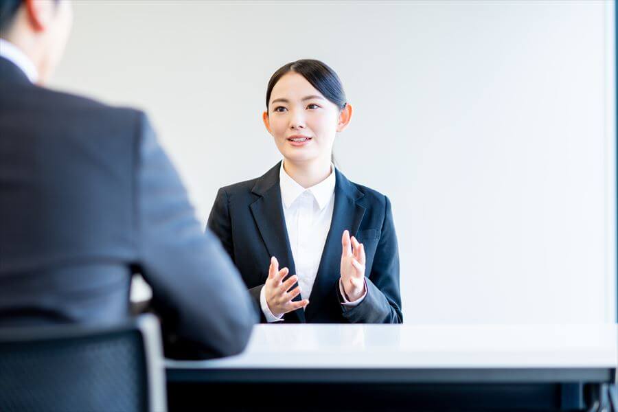 面接で尊敬する人は両親・芸能人Ng？質問意図と合格を引き寄せる例文