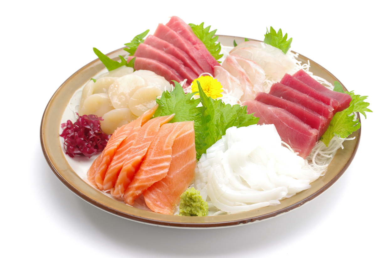 刺身のつまは食べる？残す？プロが明かす正しいマナーと栄養の真実