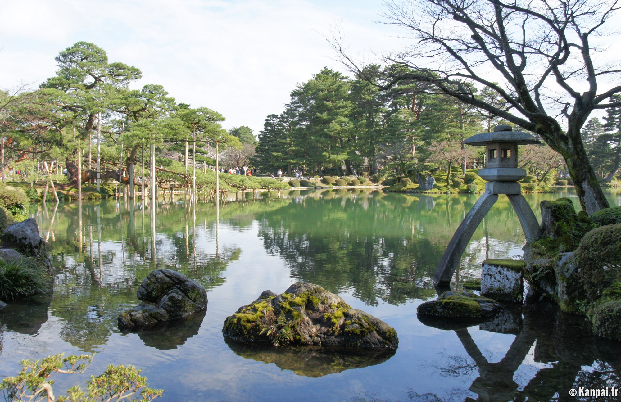 能登の記憶を越えて息づく美の極致――2026年、金沢「兼六園」が放つ再生の光と庭師たちが紡ぐ未来