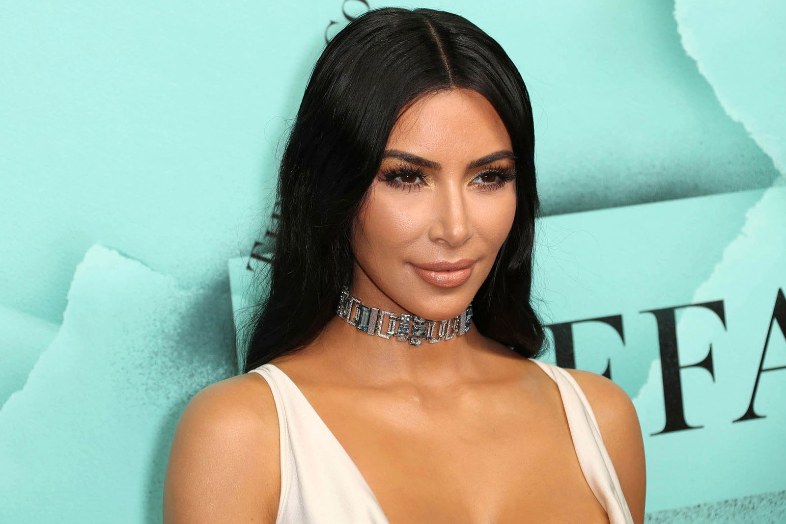 What Is Esophagitis? Doctors Explain Kim Kardashian’s Newly Disclosed Health Condition