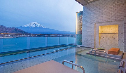 富士山を望む隠れた名湯が昭和レトロブームで大化け？2026年、旅人が「駿河の湯 坂口屋」に殺到する本当の理由