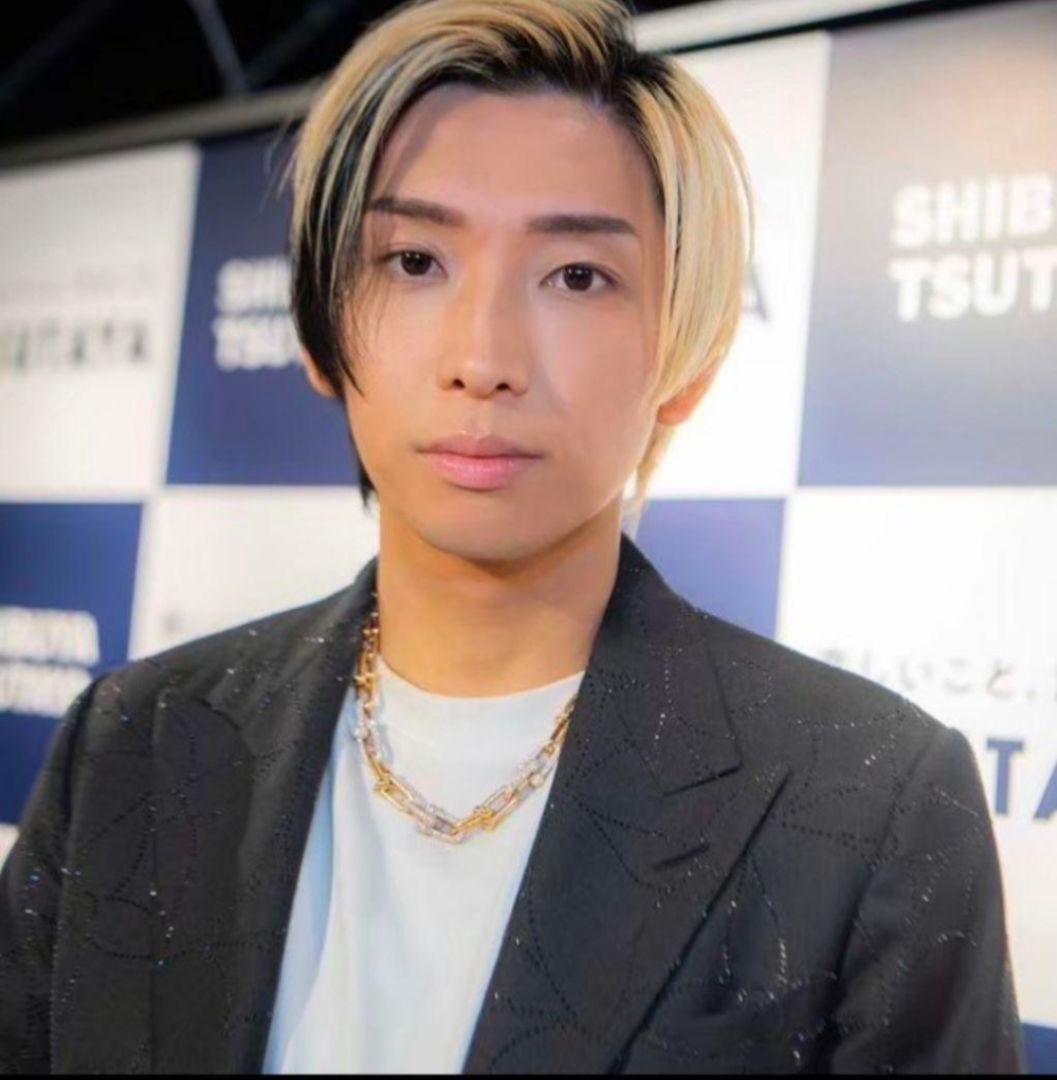 芸能人愛用メンズネックレス2026最新！私服着用モデルの真相を解明