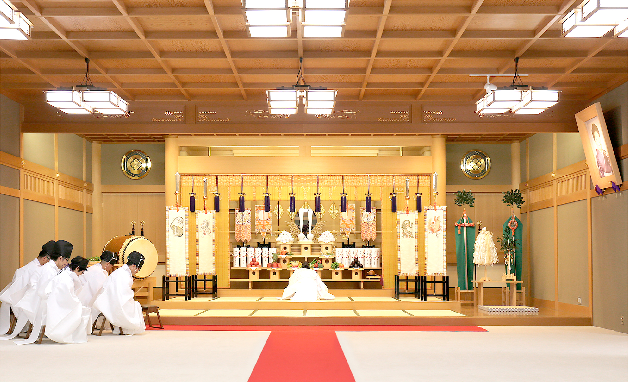 宗教法人はなぜ無税なのか？売買トラブルと解散命令の行方を追う