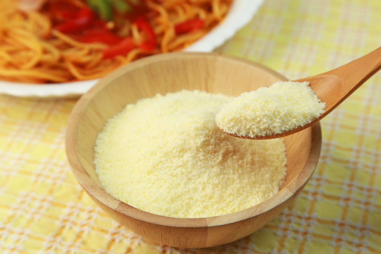 粉チーズの真実！本場と市販品の違い＆風味を10倍引き出す保存術
