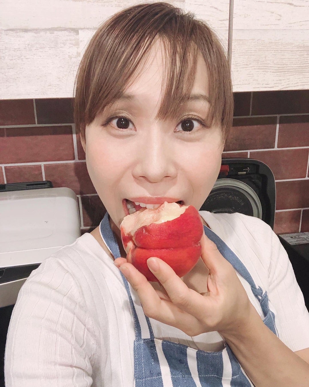 桃を皮ごと食べるのは危険？農家が明かす栄養の真相と正しい洗い方